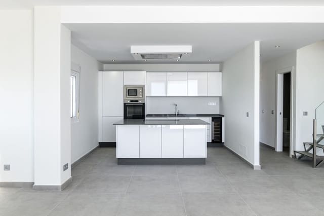 3 soverom Penthouse til salgs i Estepona med svømmebasseng garasje - € 719 000 (Ref: 7601851)