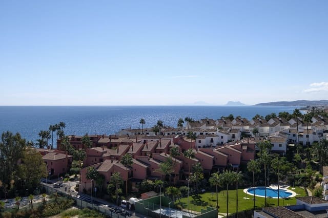 3 soverom Penthouse til salgs i Estepona med svømmebasseng garasje - € 719 000 (Ref: 7601851)