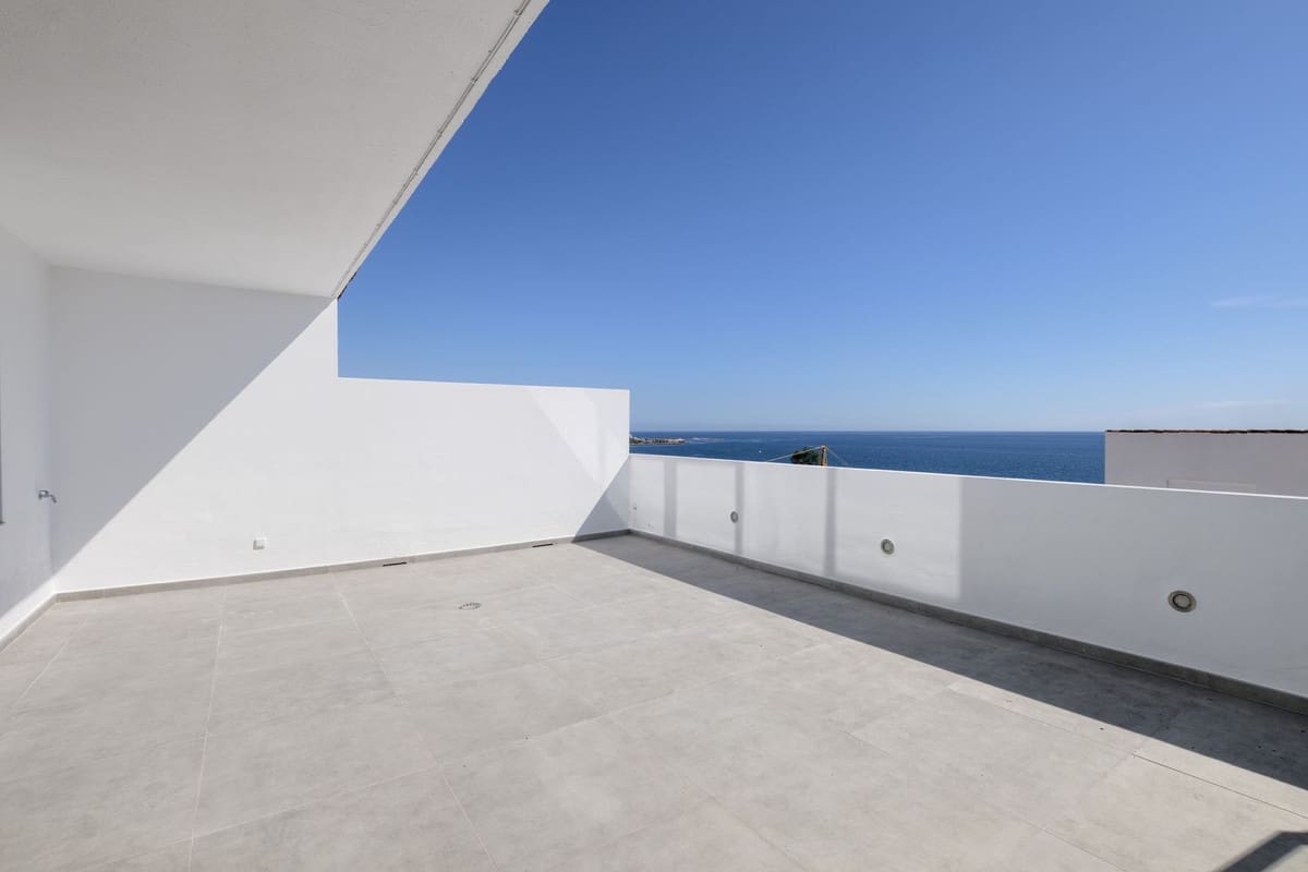 3 soverom Penthouse til salgs i Estepona med svømmebasseng garasje - € 719 000 (Ref: 7601851)