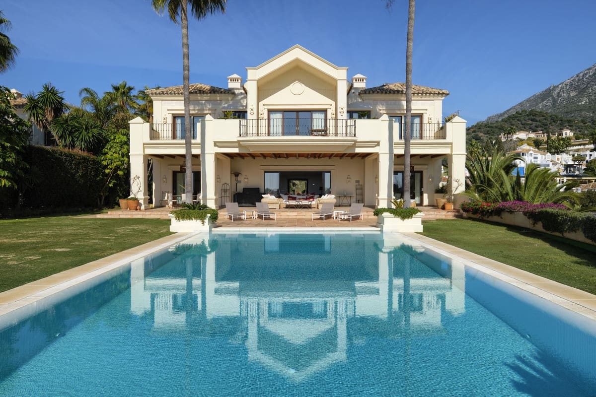 5 bedroom Villa for sale in Marbella with pool garage - € 4,900,000 (Ref: 7617146)