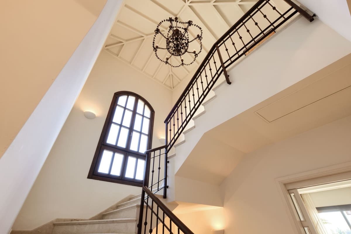 5 bedroom Villa for sale in Marbella with pool garage - € 4,900,000 (Ref: 7617146)