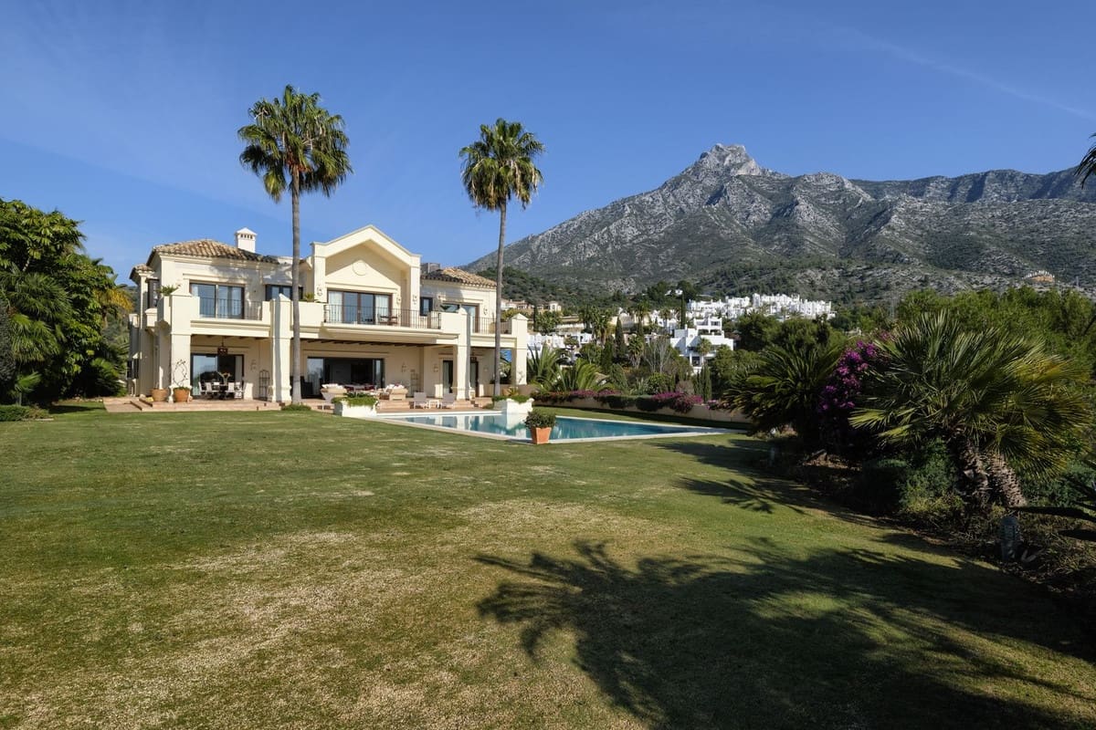 5 makuuhuone Huvila myytävänä paikassa Marbella mukana uima-altaan 
autotalli - 4 900 000 € (Ref: 7617146)