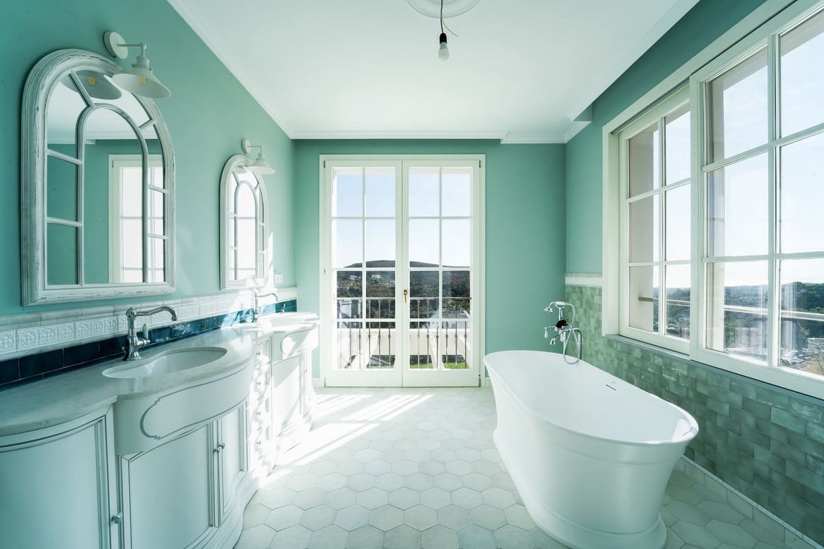 6 bedroom Villa for sale in Benahavis with pool garage - € 3,700,000 (Ref: 7683901)