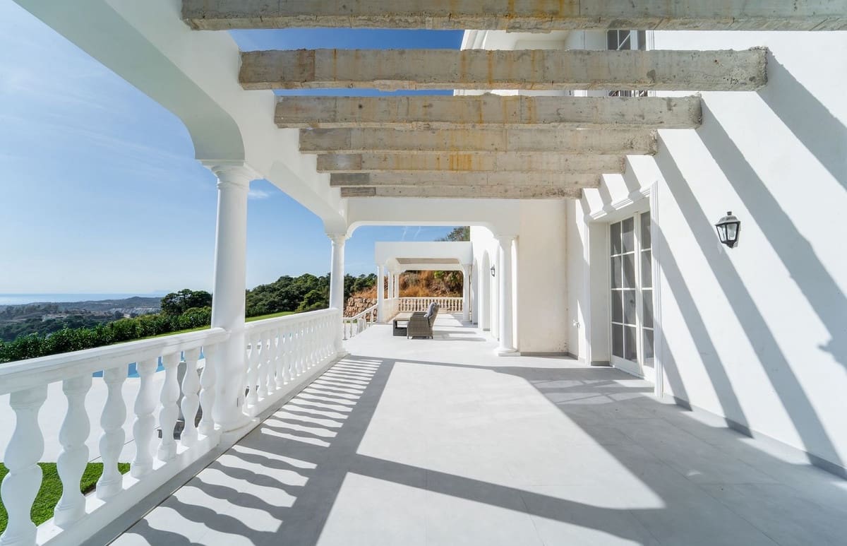 6 bedroom Villa for sale in Benahavis with pool garage - € 3,700,000 (Ref: 7683901)