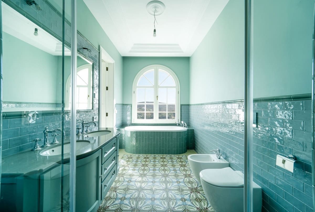 6 bedroom Villa for sale in Benahavis with pool garage - € 3,700,000 (Ref: 7683901)