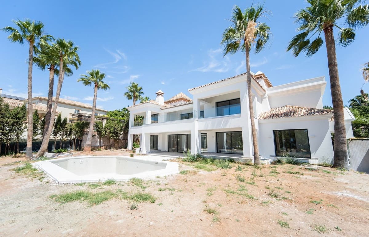 6 bedroom Villa for sale in Marbella with pool - € 8,500,000 (Ref: 7683902)