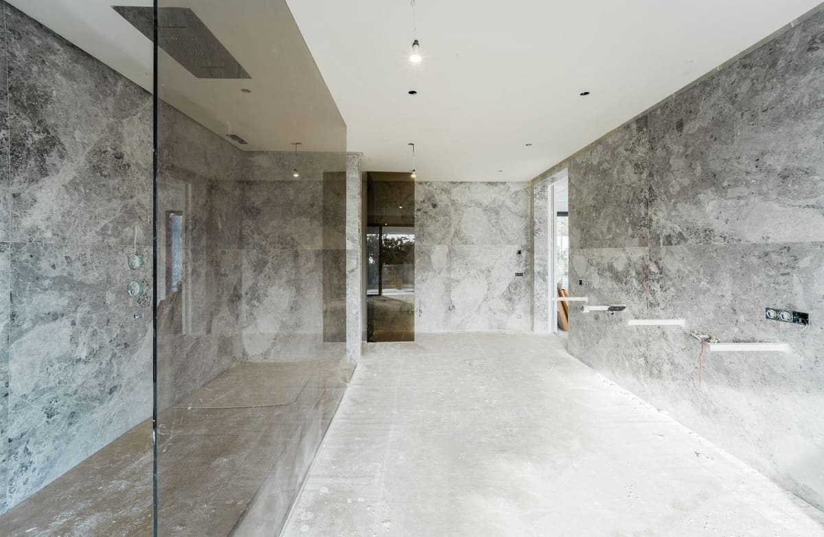 6 bedroom Villa for sale in Marbella with pool - € 8,500,000 (Ref: 7683902)