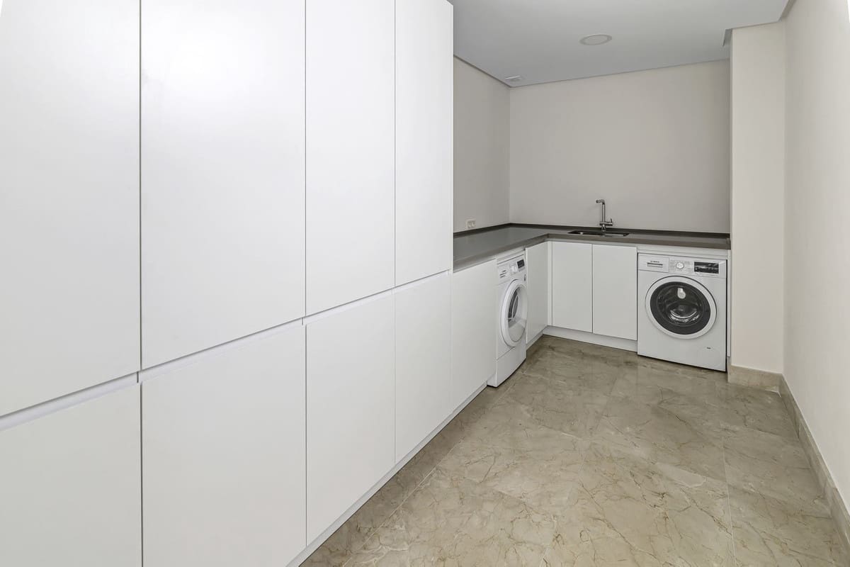 5 soverom Villa til salgs i Benahavis med svømmebasseng garasje - € 2 200 000 (Ref: 7706016)