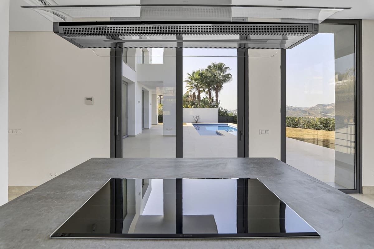 5 soverom Villa til salgs i Benahavis med svømmebasseng garasje - € 2 200 000 (Ref: 7706016)