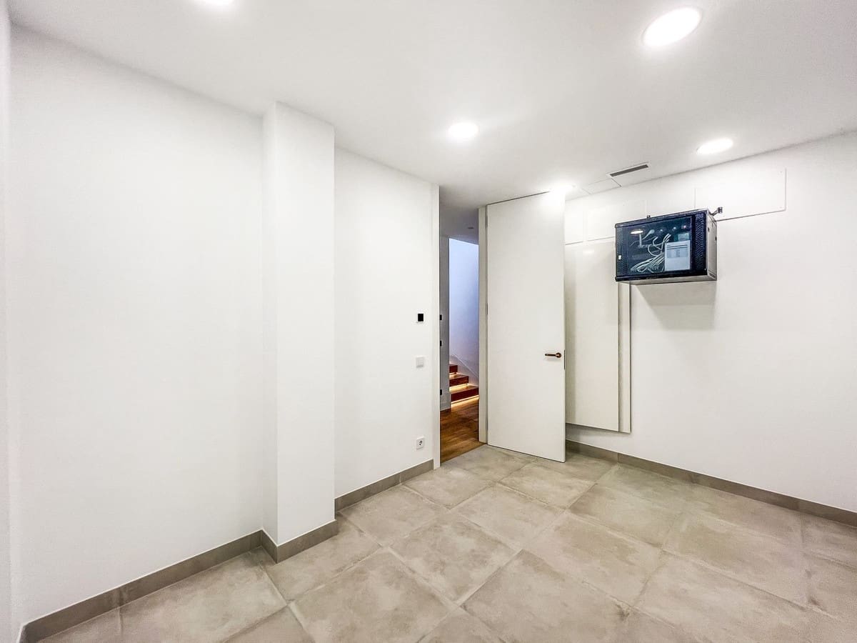 6 soverom Villa til salgs i Golden Mile med svømmebasseng garasje - € 6 400 000 (Ref: 7731144)