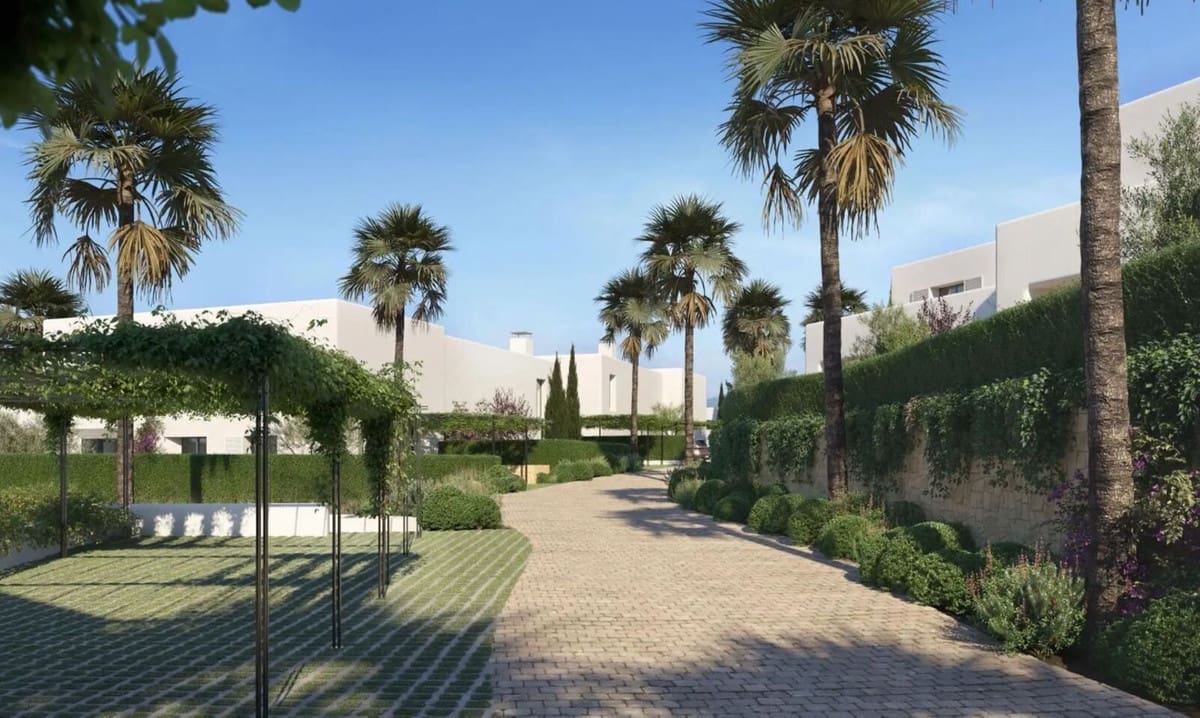 3 soveværelse Byhus til salg i Sotogrande med swimmingpool garage - € 850.000 (Ref: 7735356)