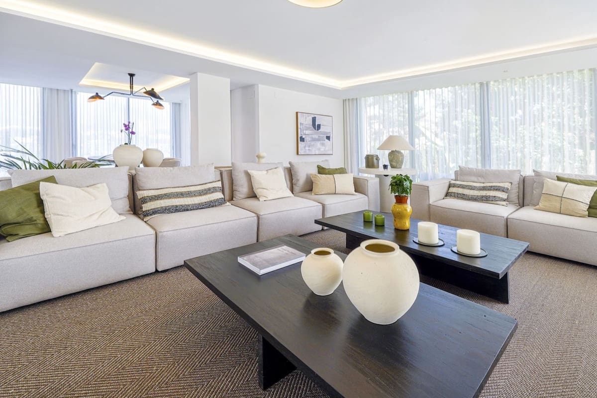 5 bedroom Villa for sale in Nueva Andalucia with pool garage - € 3,400,000 (Ref: 7834457)