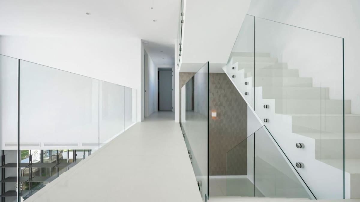 6 bedroom Villa for sale in San Pedro de Alcantara with pool garage - € 4,995,000 (Ref: 7834458)