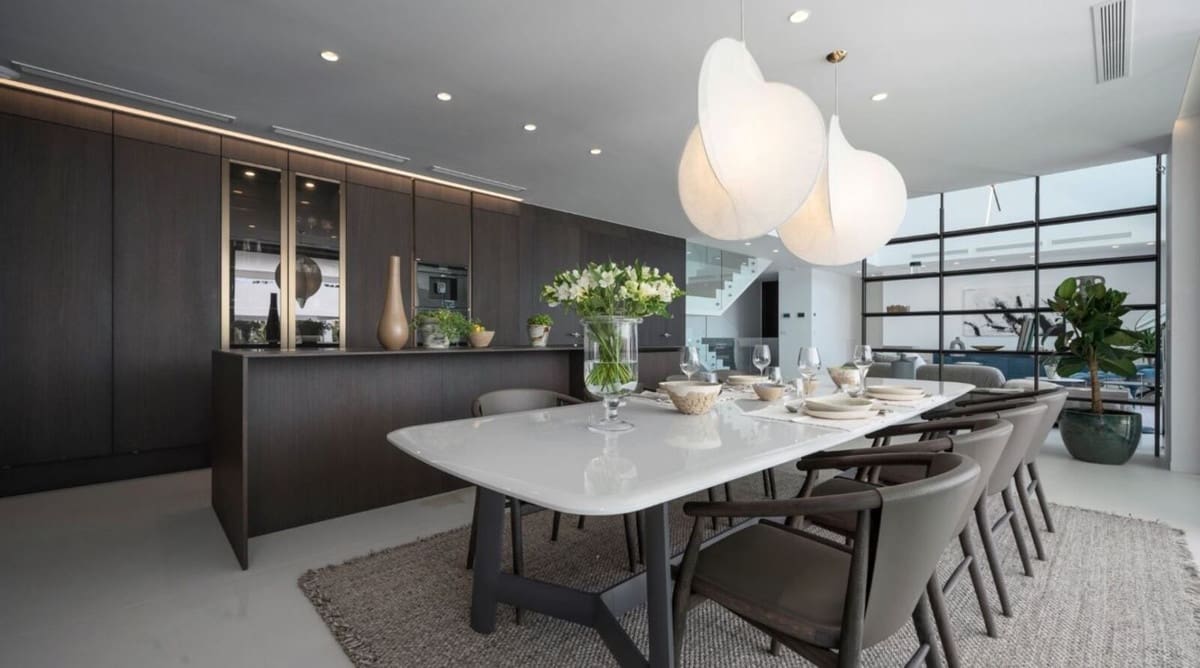 6 bedroom Villa for sale in San Pedro de Alcantara with pool garage - € 4,995,000 (Ref: 7834458)