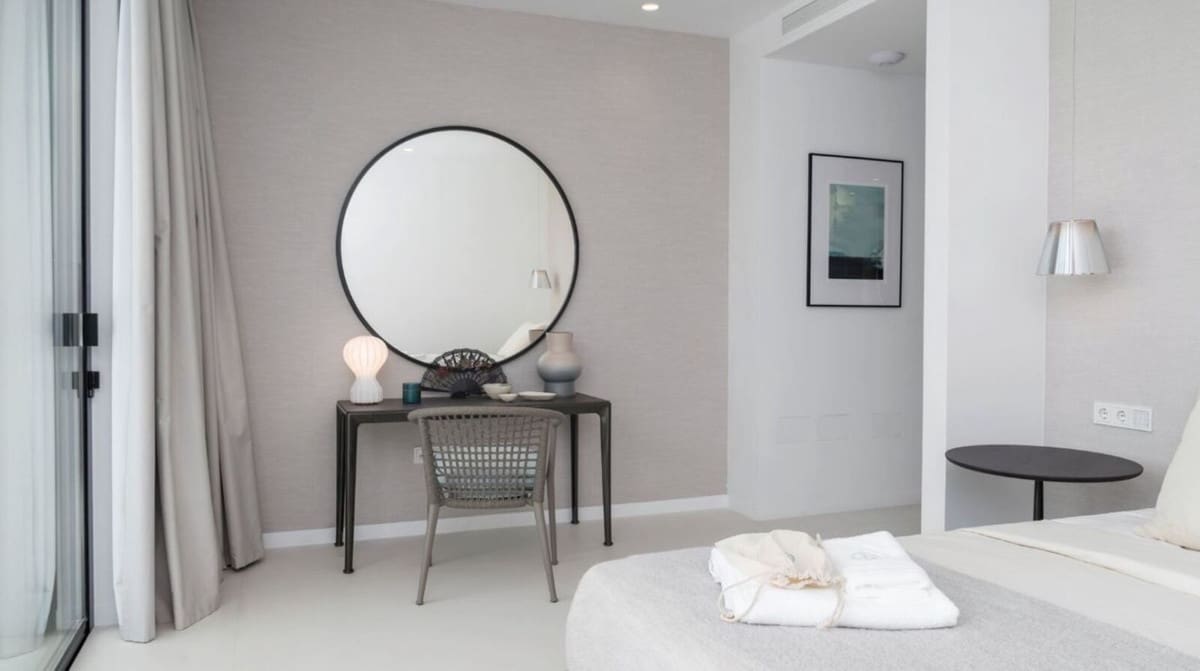 6 bedroom Villa for sale in San Pedro de Alcantara with pool garage - € 4,995,000 (Ref: 7834458)