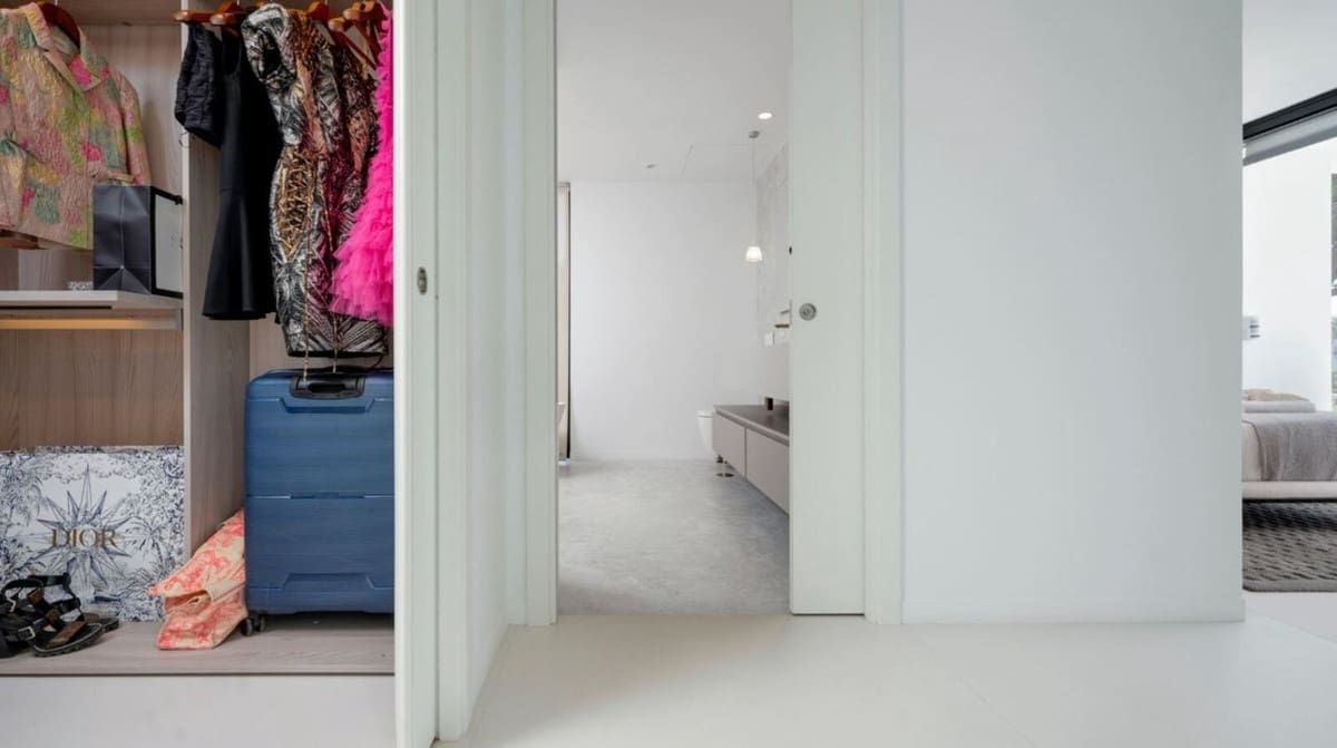 6 bedroom Villa for sale in San Pedro de Alcantara with pool garage - € 4,995,000 (Ref: 7834458)