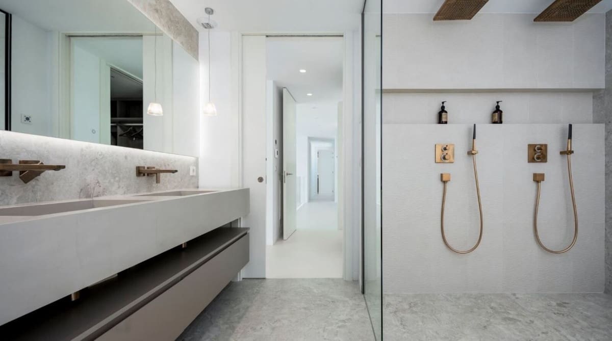 6 bedroom Villa for sale in San Pedro de Alcantara with pool garage - € 4,995,000 (Ref: 7834458)