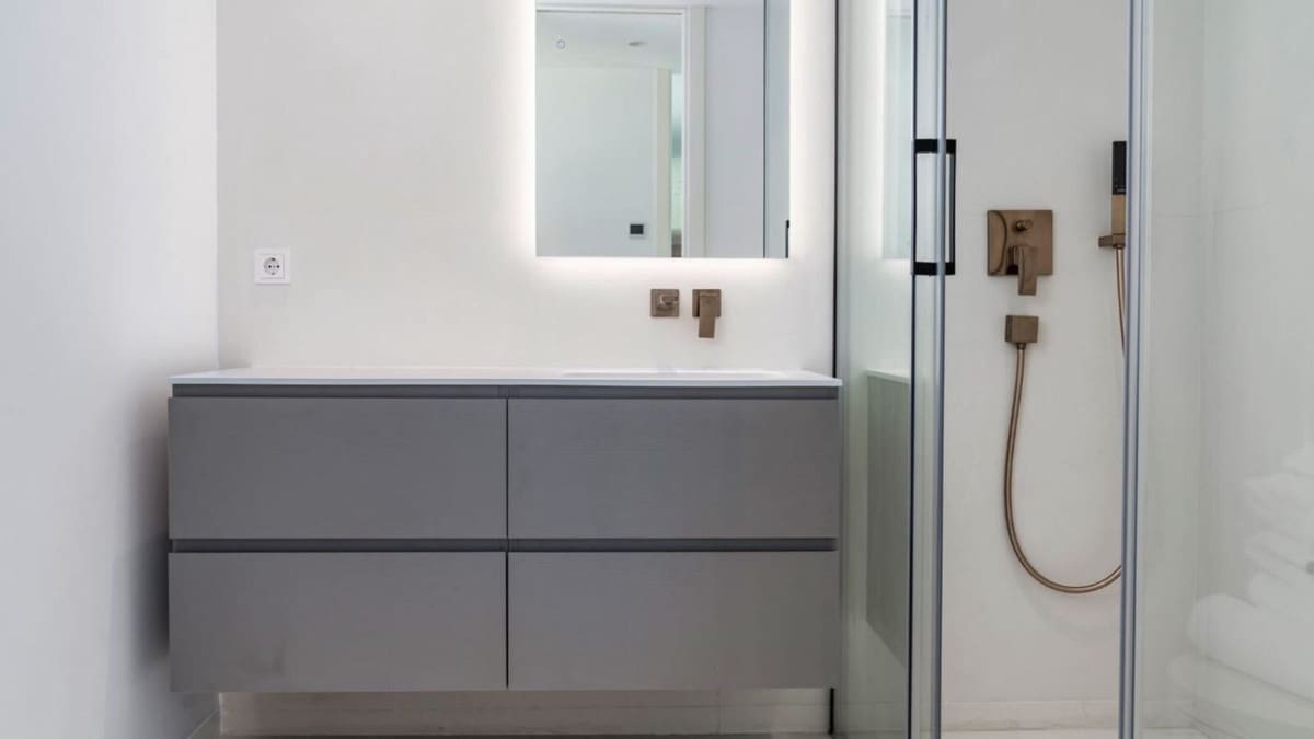 6 bedroom Villa for sale in San Pedro de Alcantara with pool garage - € 4,995,000 (Ref: 7834458)