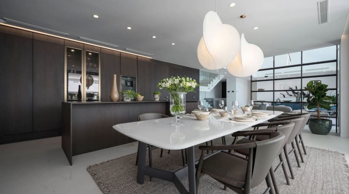 6 bedroom Villa for sale in San Pedro de Alcantara with pool garage - € 4,995,000 (Ref: 7834458)