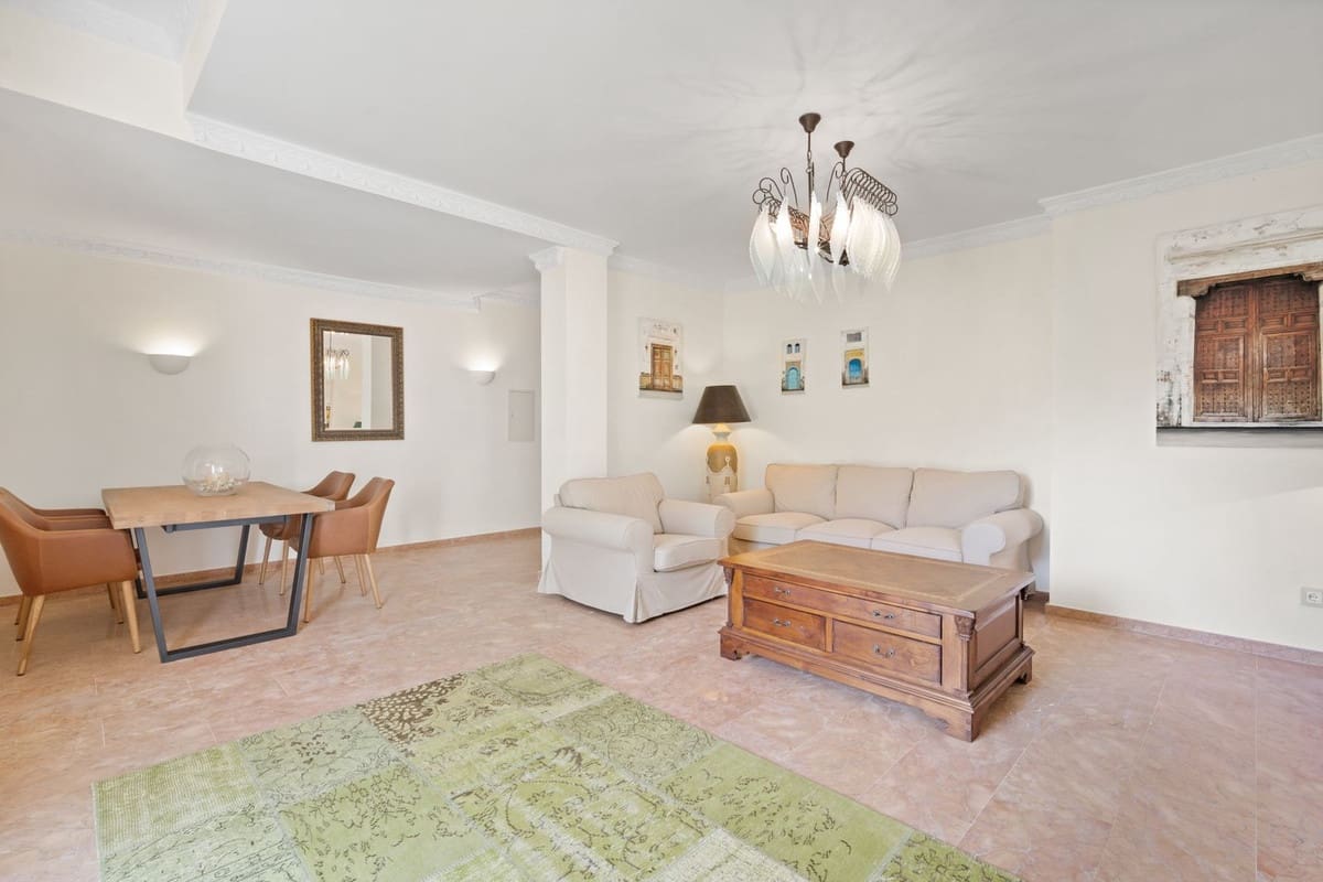 6 bedroom Villa for sale in Benahavis with pool garage - € 3,400,000 (Ref: 7847173)