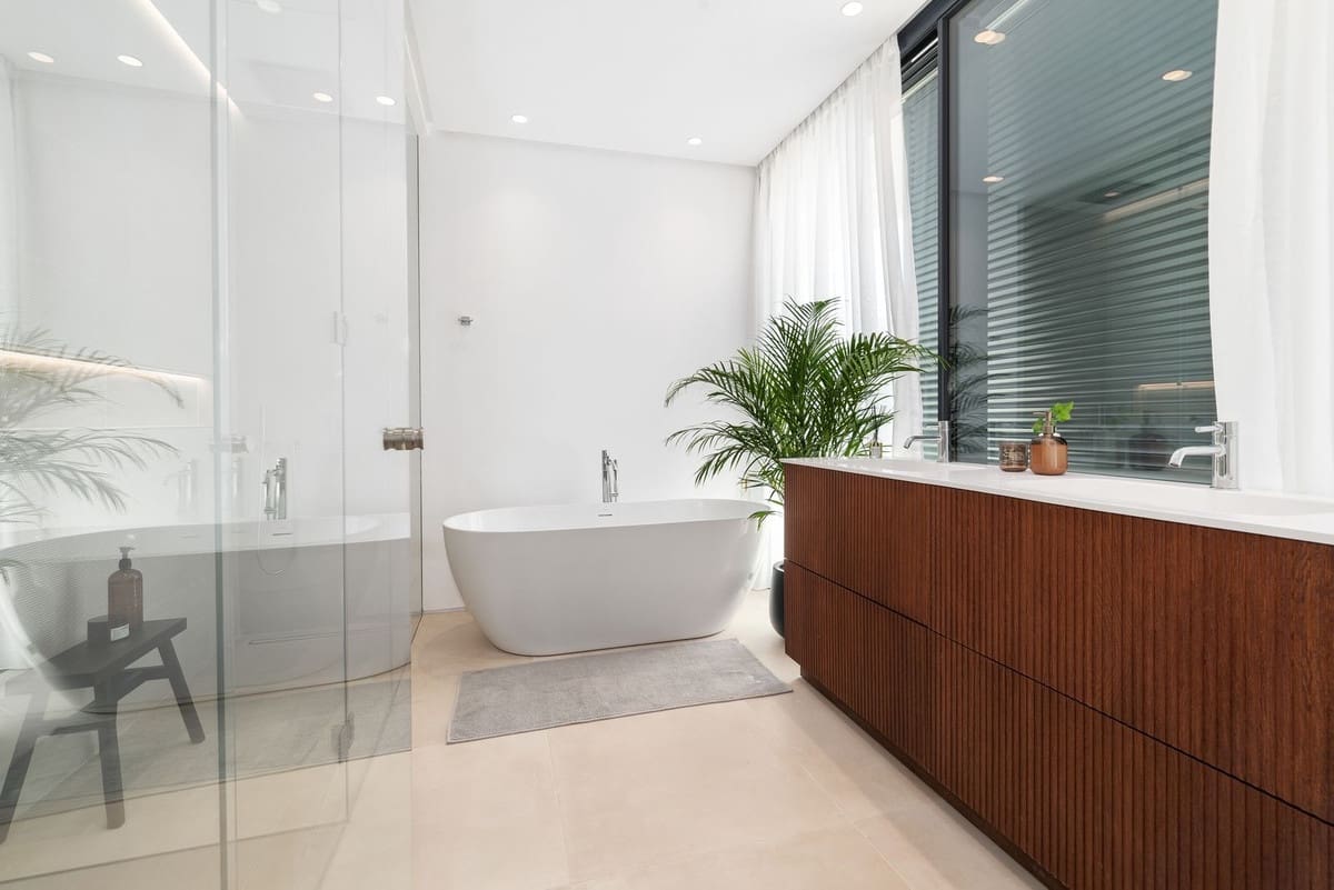 6 bedroom Villa for sale in San Pedro de Alcantara with pool garage - € 3,795,000 (Ref: 7865833)