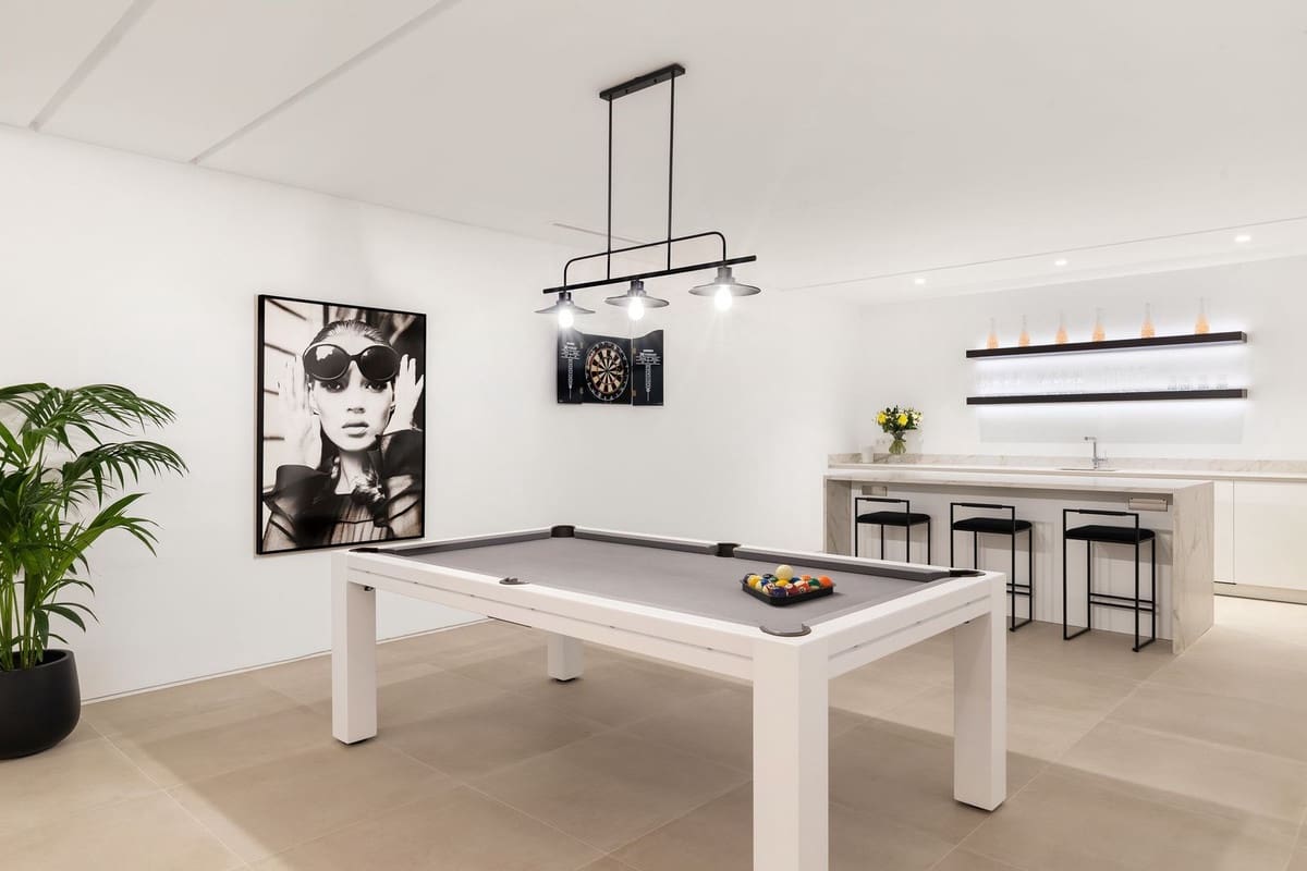 6 bedroom Villa for sale in San Pedro de Alcantara with pool garage - € 3,795,000 (Ref: 7865833)