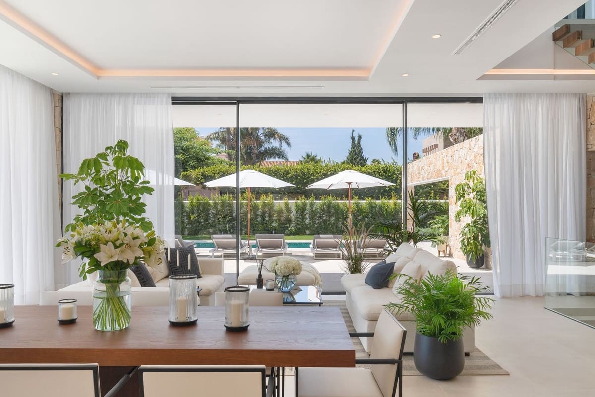 6 bedroom Villa for sale in San Pedro de Alcantara with pool garage - € 3,795,000 (Ref: 7865833)