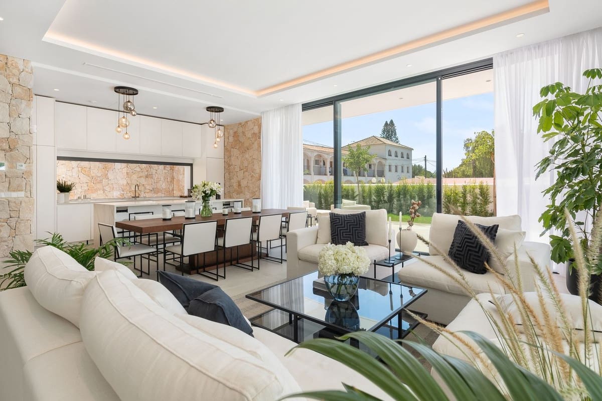 6 bedroom Villa for sale in San Pedro de Alcantara with pool garage - € 3,795,000 (Ref: 7865833)