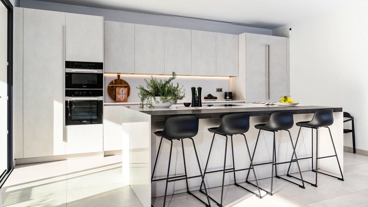 5 bedroom Villa for sale in Marbella with pool garage - € 4,750,000 (Ref: 7876374)