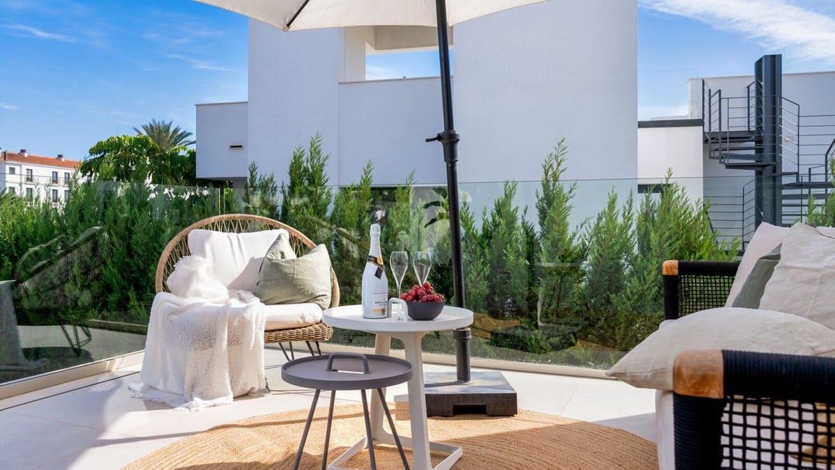 5 bedroom Villa for sale in Marbella with pool garage - € 4,750,000 (Ref: 7876374)