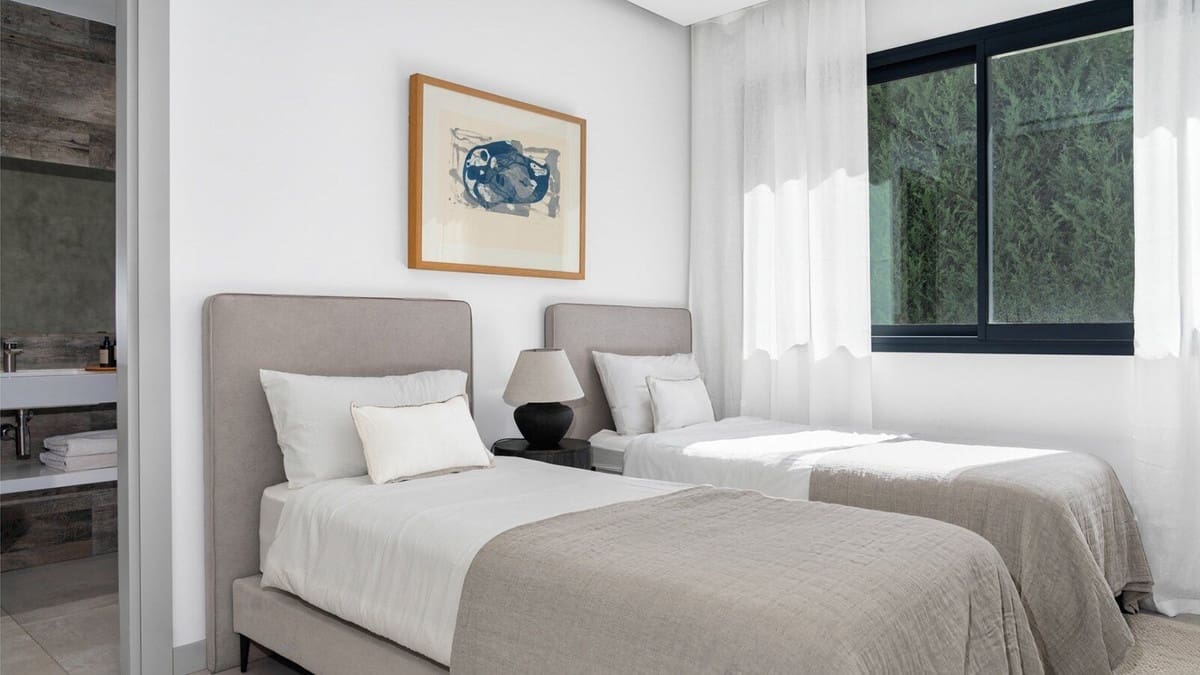 5 bedroom Villa for sale in Marbella with pool garage - € 4,750,000 (Ref: 7876374)