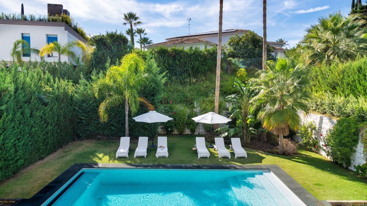 5 bedroom Villa for sale in Marbella with pool garage - € 4,750,000 (Ref: 7876374)
