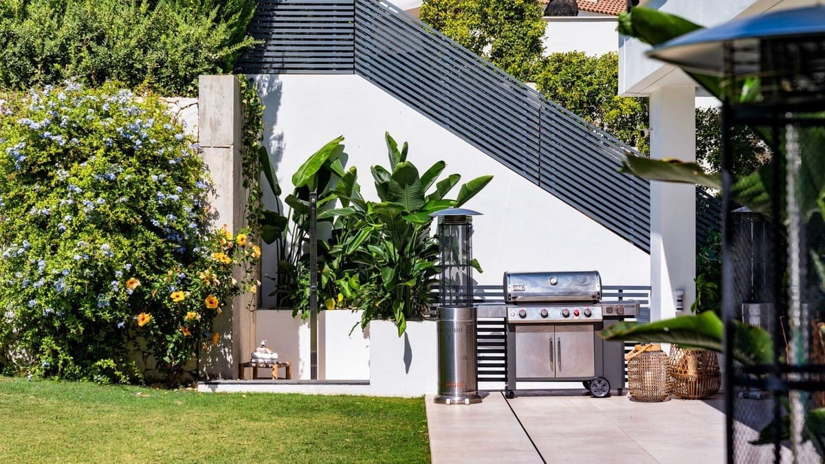 5 bedroom Villa for sale in Marbella with pool garage - € 4,750,000 (Ref: 7876374)