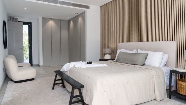 5 makuuhuone Huvila myytävänä paikassa Marbella mukana uima-altaan 
autotalli - 4 750 000 € (Ref: 7876374)