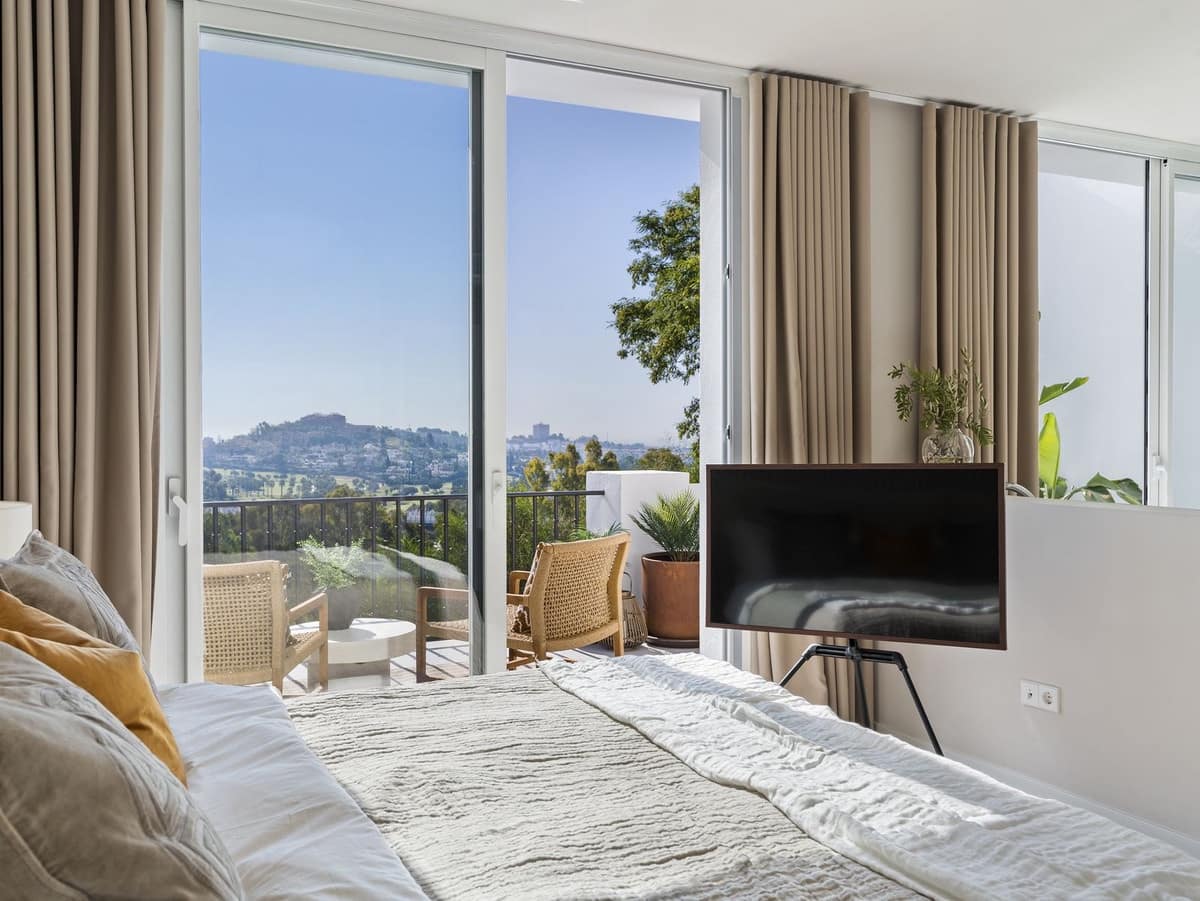 4 sypialnia Dom na sprzedaż w La Quinta z basenem garażem - 1 595 000 € (Ref: 7878747)