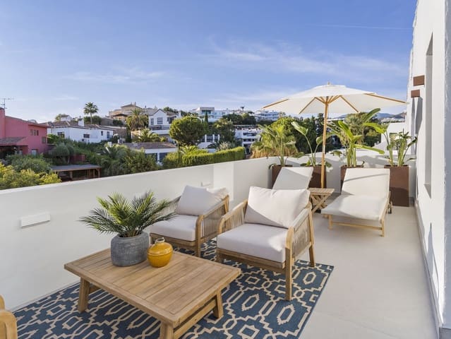 4 bedroom Townhouse for sale in La Quinta, Benahavís with pool garage - € 1,595,000 (Ref: 7878747)