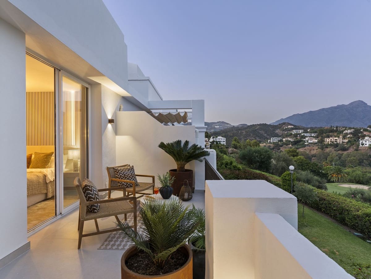 4 sypialnia Dom na sprzedaż w La Quinta z basenem garażem - 1 595 000 € (Ref: 7878747)