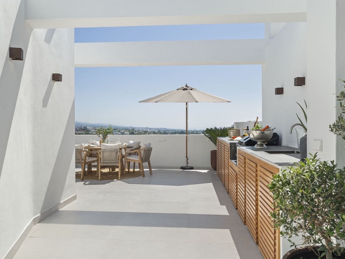 4 sypialnia Dom na sprzedaż w La Quinta z basenem garażem - 1 595 000 € (Ref: 7878747)