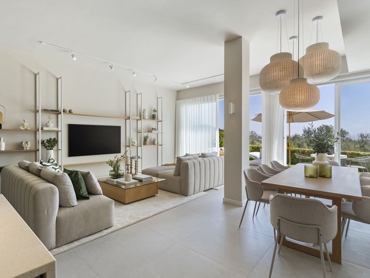 4 soveværelse Byhus til salg i La Quinta med swimmingpool garage - € 1.595.000 (Ref: 7878747)