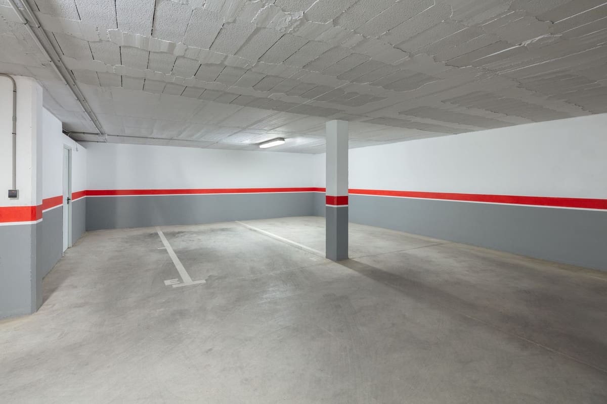 3 bedroom Apartment for sale in Nueva Andalucia with pool garage - € 2,350,000 (Ref: 7883202)