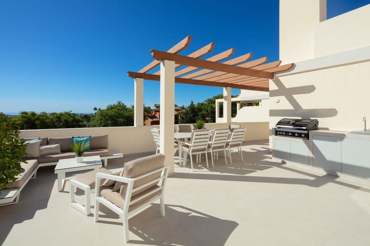 3 soverom Leilighet til salgs i Nueva Andalucia med svømmebasseng garasje - € 2 350 000 (Ref: 7883202)