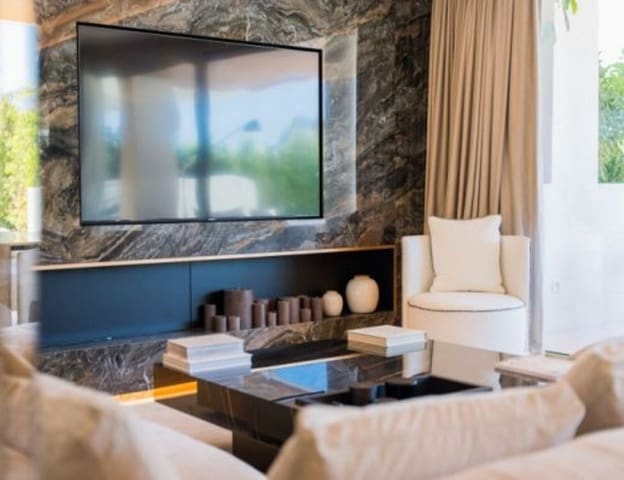 3 bedroom Apartment for sale in Golden Mile, Marbella with pool garage - € 2,890,000 (Ref: 7893223)