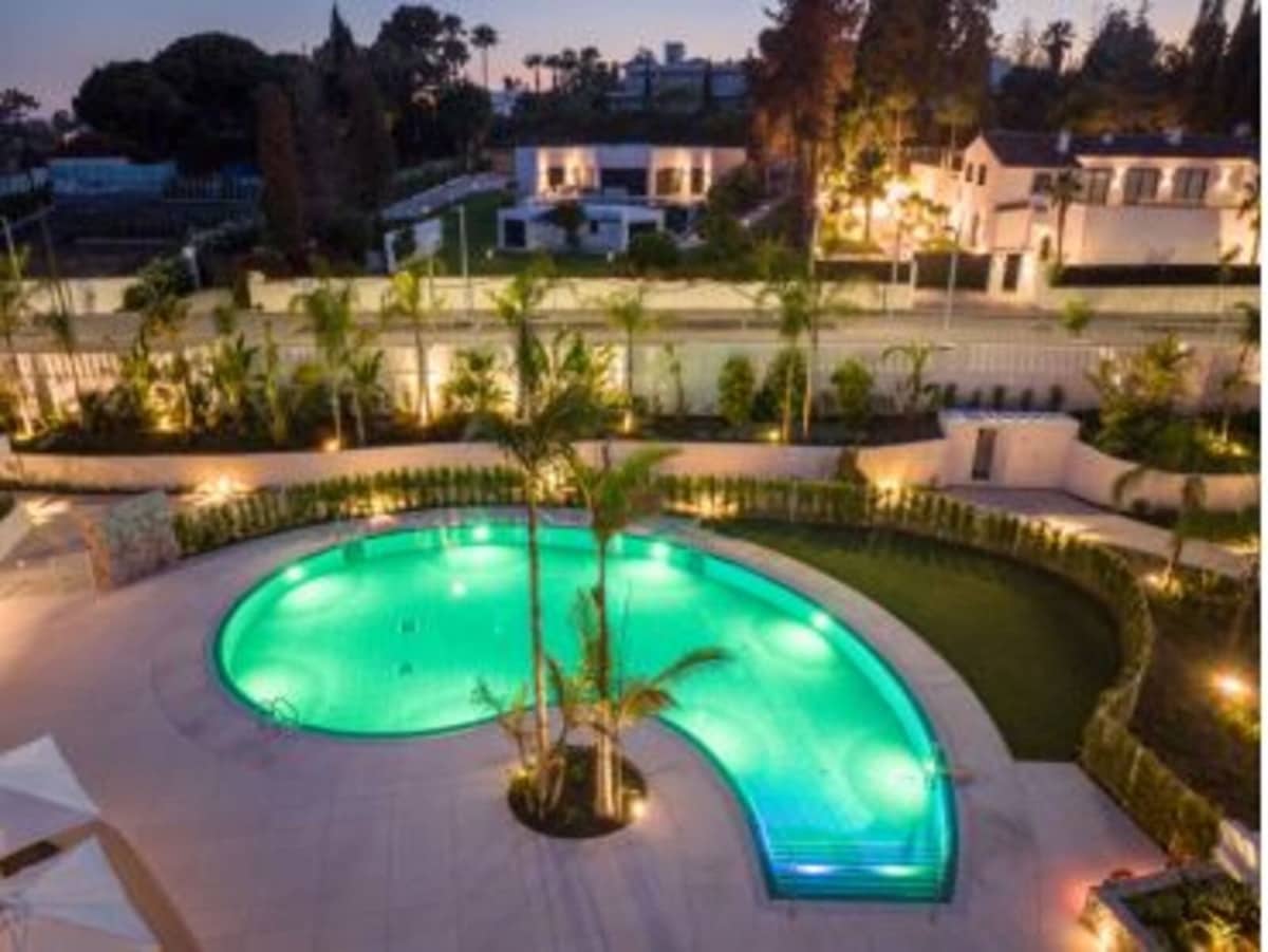 3 bedroom Apartment for sale in Golden Mile with pool garage - € 2,890,000 (Ref: 7893223)