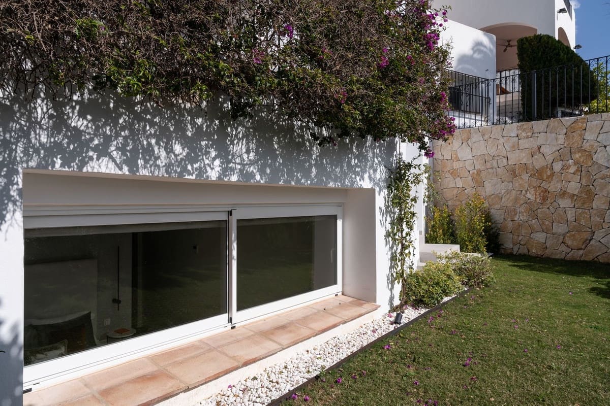 3 soveværelse Byhus til salg i Golden Mile med swimmingpool garage - € 1.750.000 (Ref: 7898578)