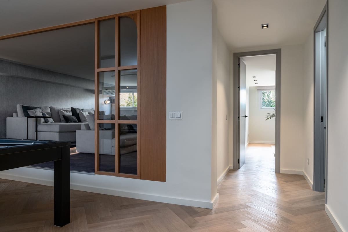 3 soveværelse Byhus til salg i Golden Mile med swimmingpool garage - € 1.750.000 (Ref: 7898578)