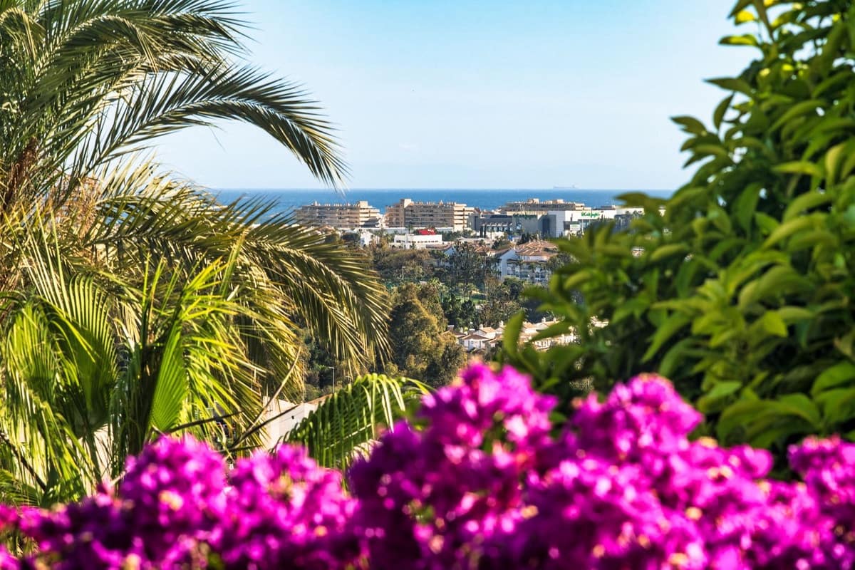 3 soveværelse Byhus til salg i Golden Mile med swimmingpool garage - € 1.750.000 (Ref: 7898578)