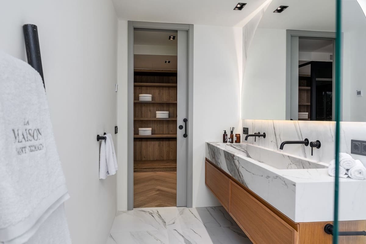 3 soveværelse Byhus til salg i Golden Mile med swimmingpool garage - € 1.750.000 (Ref: 7898578)