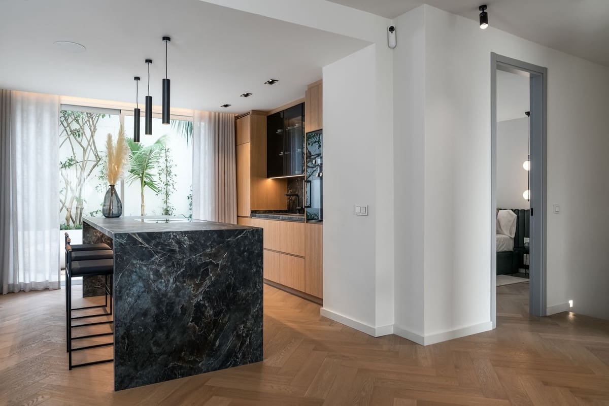 3 soveværelse Byhus til salg i Golden Mile med swimmingpool garage - € 1.750.000 (Ref: 7898578)