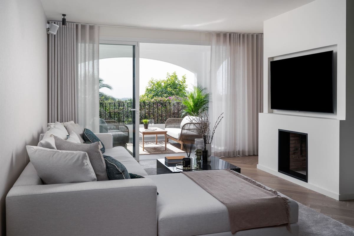 3 soveværelse Byhus til salg i Golden Mile med swimmingpool garage - € 1.750.000 (Ref: 7898578)