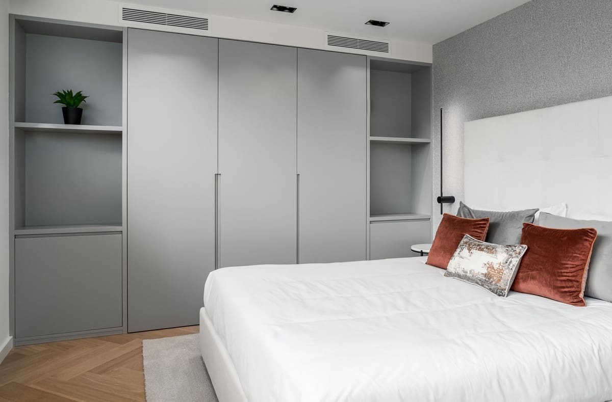 3 soveværelse Byhus til salg i Golden Mile med swimmingpool garage - € 1.750.000 (Ref: 7898578)